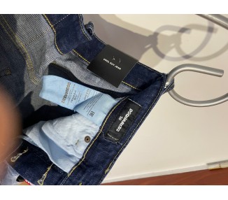 DSQUARED2 COOL GUY JEAN